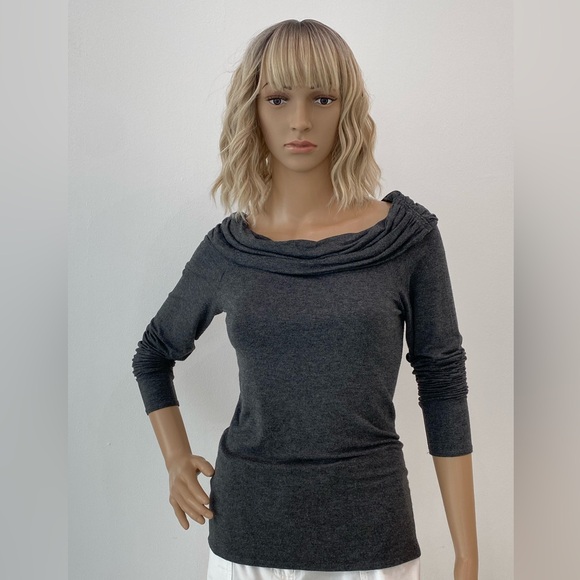 NWOT Pretty Max Studio Grey Off the Shoulder Feminine Top - Picture 8 of 9